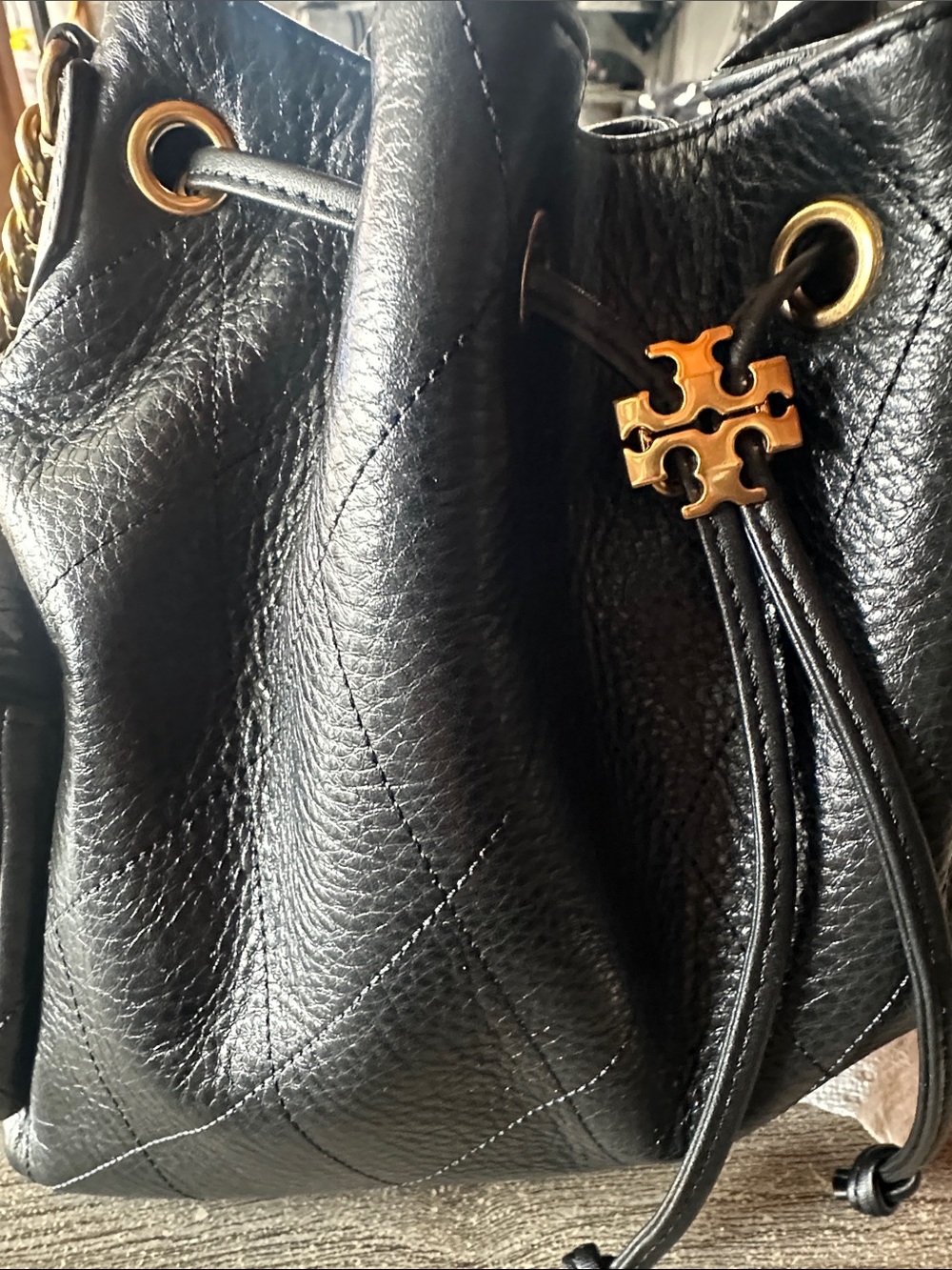 Tory Burch Black Quilted Leather Drawstring Shoulder Bag with Gold Chain - Picture 2 of 4